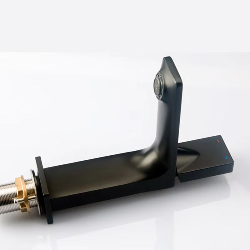 Bathroom Wash Basin Single Handle Hot And Cold Water Mixing Faucet-7420