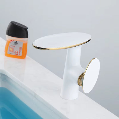 Luxury Bathroom Basin Hot And Cold Water Faucet-7153