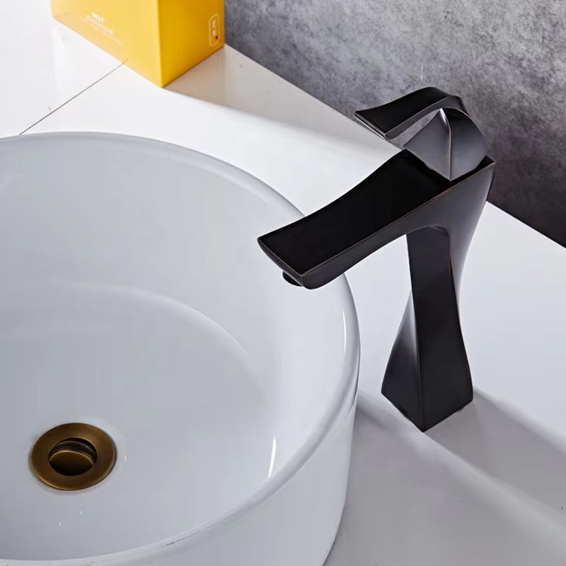 Bathroom Countertop Mounted Twist Design Faucet-7249
