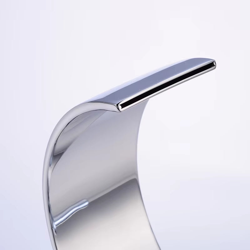Bathroom Basin Creative Water Outlet Single Basin Faucet-7010