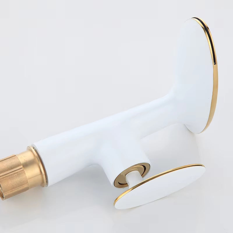 Luxury Bathroom Basin Hot And Cold Water Faucet-7153